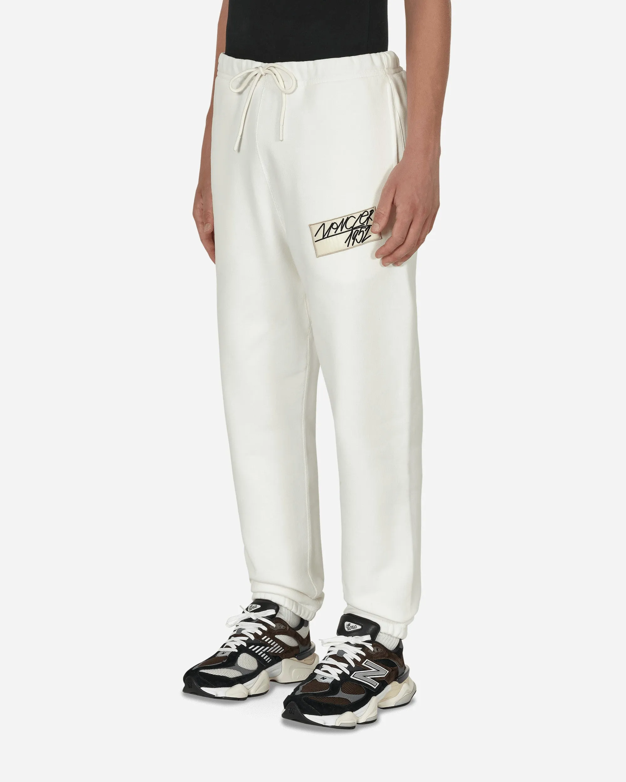 2 Moncler 1952 Sweathose Beige