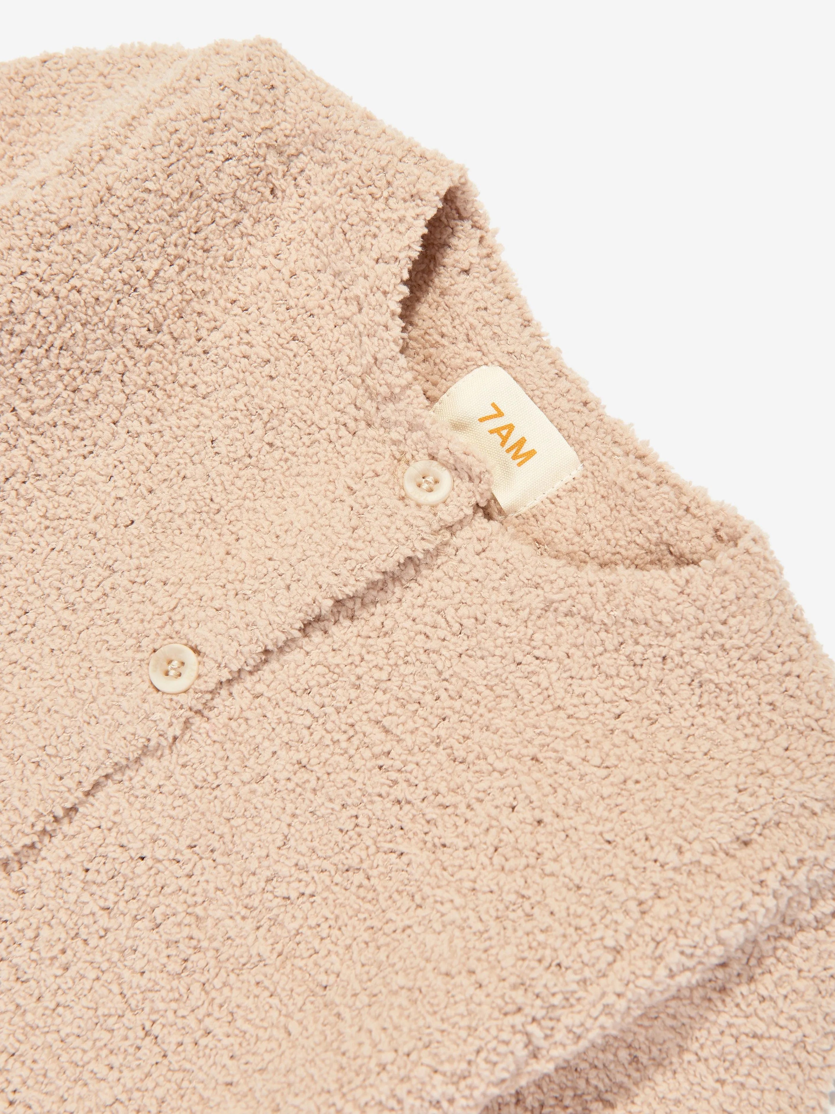 7AM Enfant Baby Fuzzy Langarm-Strampler in Beige