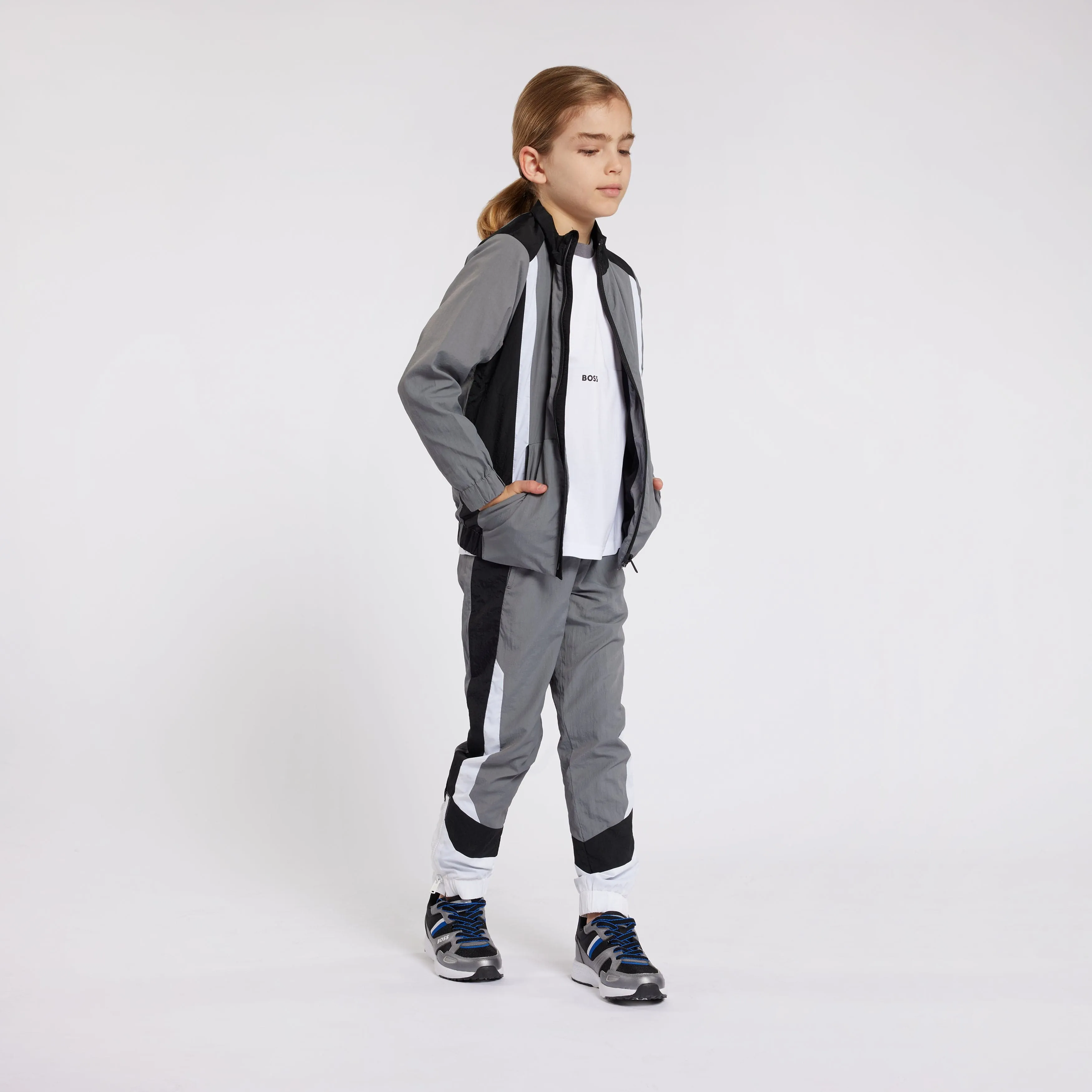 BOSS Boys Trackhose in Grau