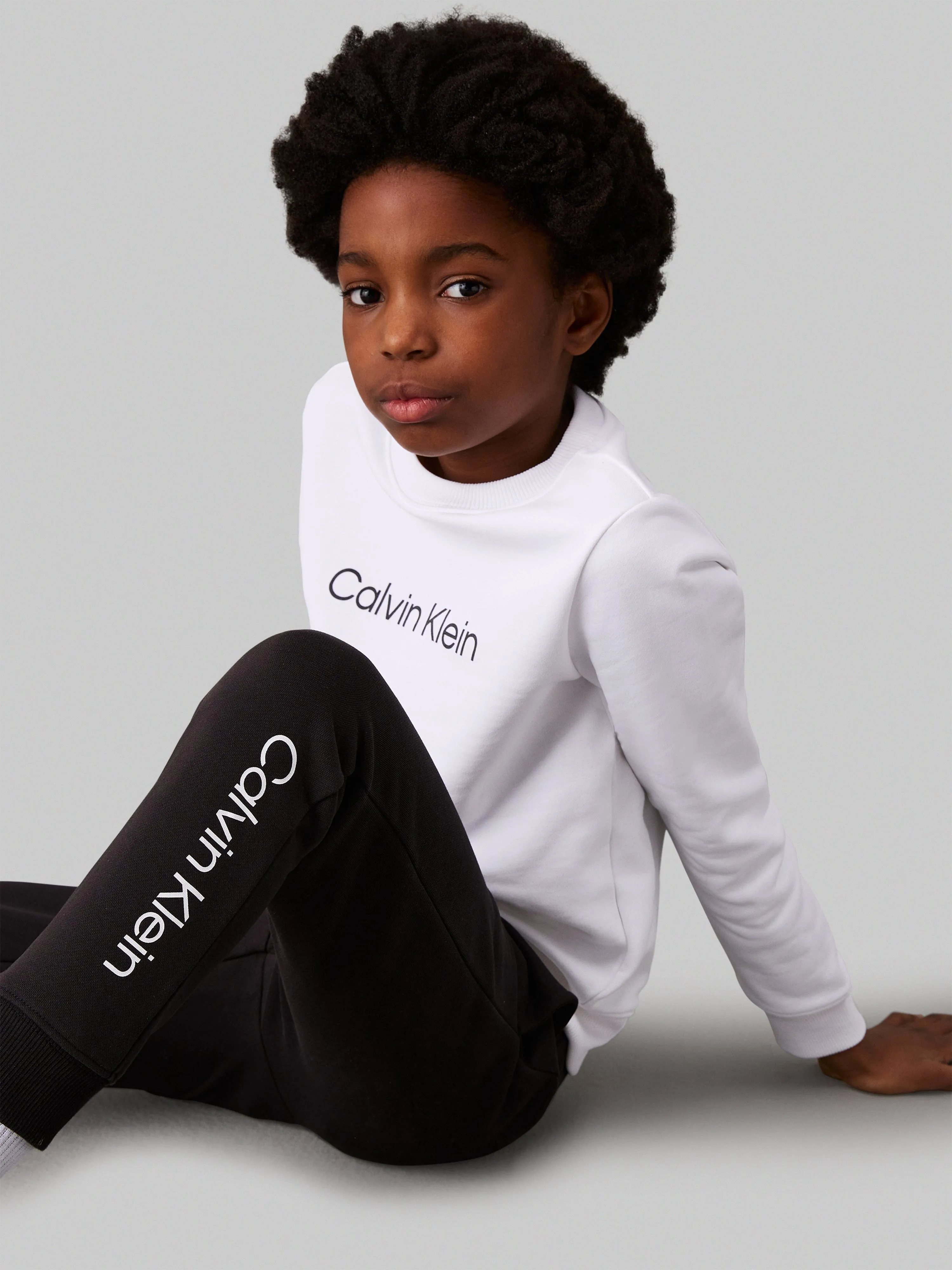 Calvin Klein Kids Logo Regular Joggers in Schwarz