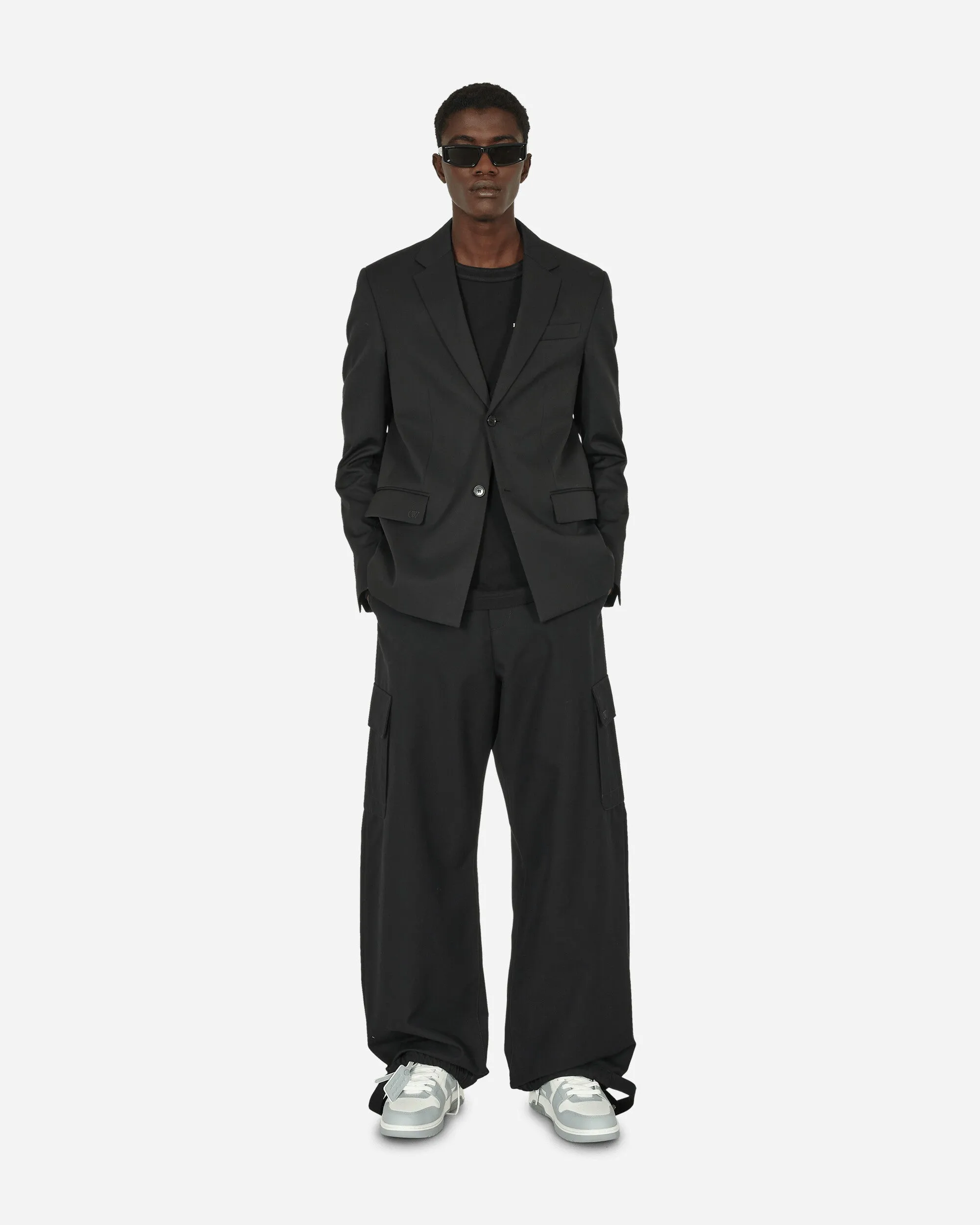 Bestickter Woll-Blazer mit Gürtel in Schwarz