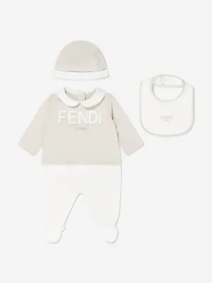 Fendi Baby Logo Babygrow Geschenkset in Beige