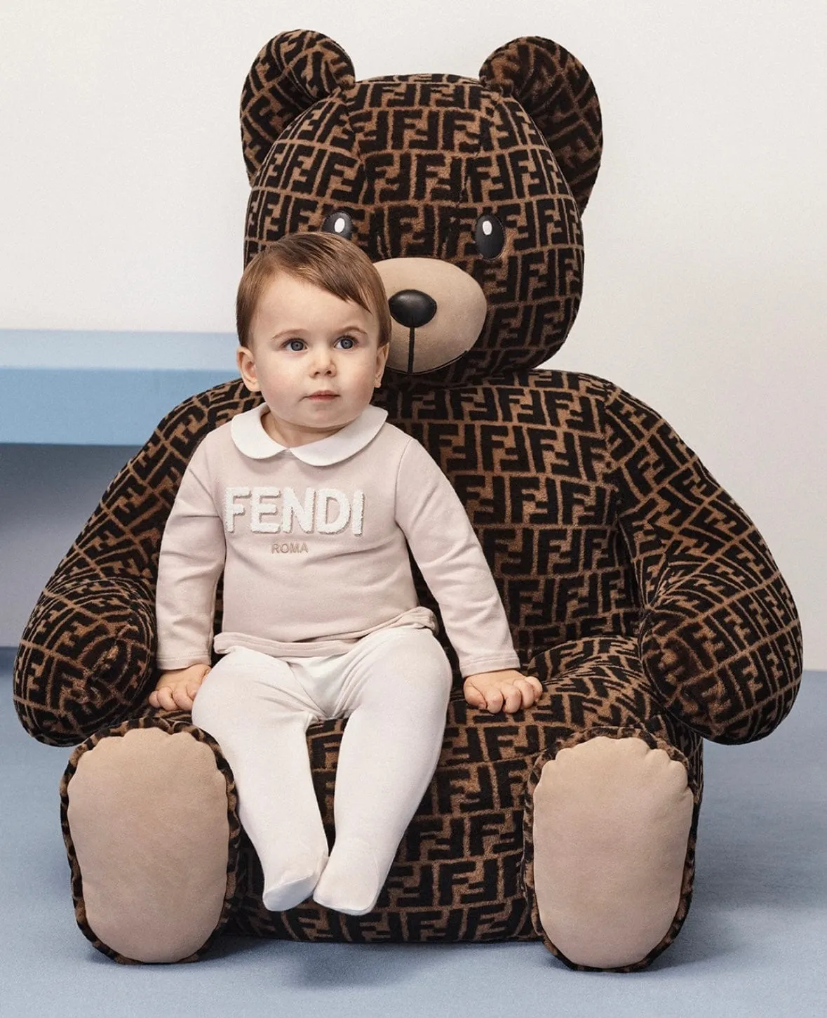 Fendi Baby Logo Babygrow Geschenkset in Beige