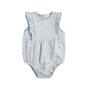 FIRSTS Daisy Print auf Rippelperl-Blauer Bubble-Romper