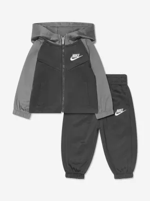 Nike Jungen Lifestyle Essential Tracksuit in Grau