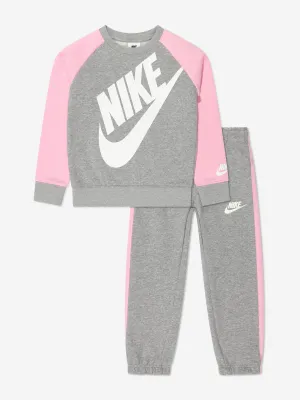Nike Girls Oversized Futura Crew Tracksuit in Grau